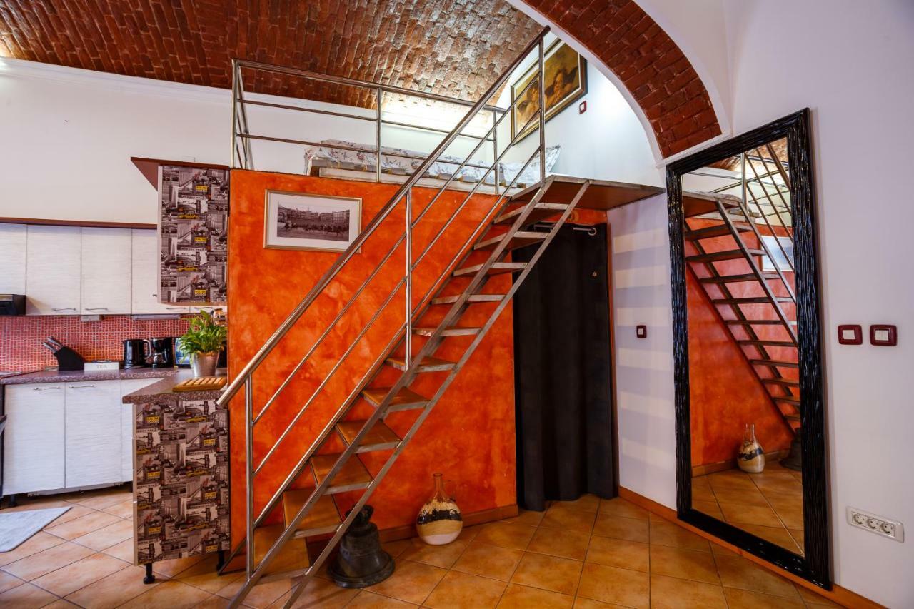 Old Square Apartments 3 Тимишоара Экстерьер фото