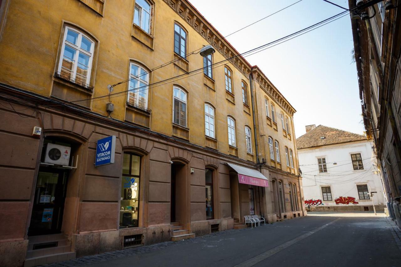 Old Square Apartments 3 Тимишоара Экстерьер фото